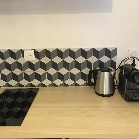 Agreable Calme - Proche Tramway Et Centre Апартаменты *