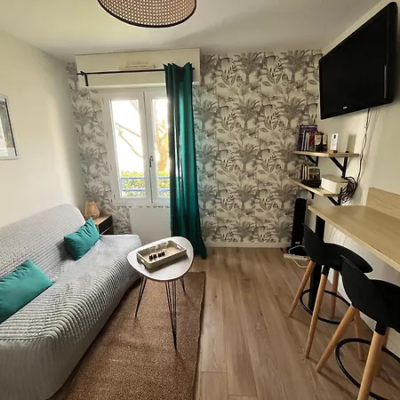 Agreable Calme - Proche Tramway Et Centre Apartmán *